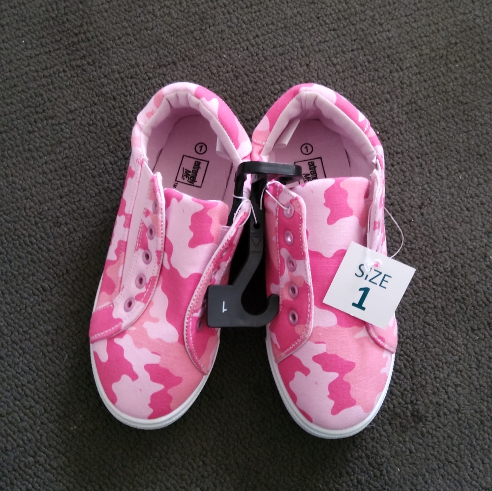 Girls shoes